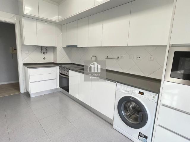 T1+1 duplex todo remodelado de 2001 junto da universidade