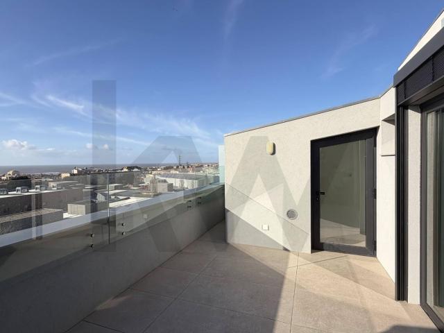 T1+1 Novo | 2 Terraços e Vistas Panorâmicas Mar e Cidade | Garagem Box 25m2 | Cave 50m² | Espinho
