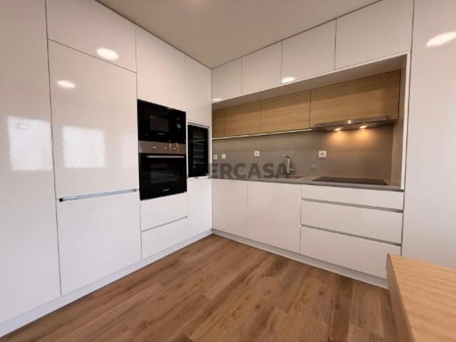 T1+1 Renovado com Terraço em Valongo