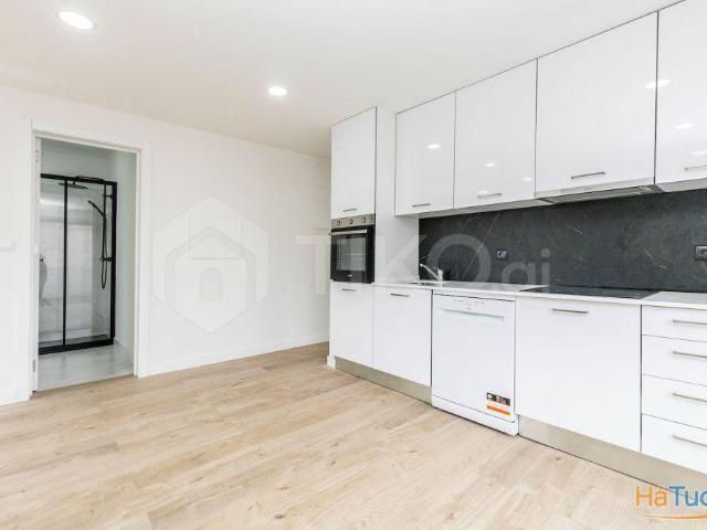 ? T1+1 Totalmente remodelado em Odivelas ? Pronto a habitar | Excelente localização ? | 26084098355