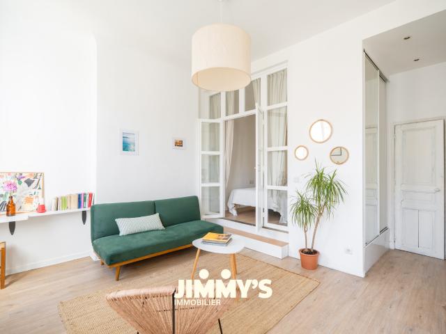 T1/2 de charme Le Camas 35 m2 avec balcon plein sud