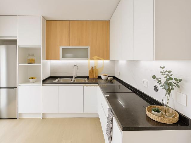 T1+3 Duplex com Garagem e Acesso Direto à Praia Manta Rota