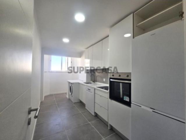 T1 TOTALMENTE REMODELADO | AMADORA | JUNTO À ESTAÇÃO CP DA DAMAIA