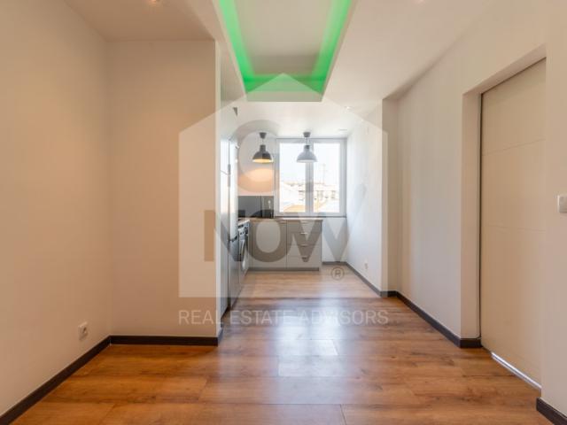 T1 Totalmente Remodelado | Excelente Localização | Junto ao Metro e Comboio da Reboleira