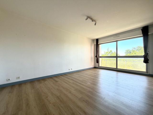T1 ASCENSEUR RUE DE LESNEVEN 29.86 m²