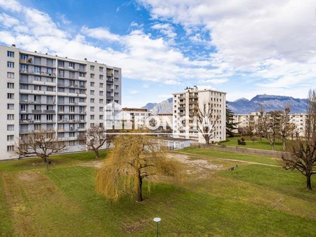 T1 avec cave et cellier