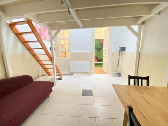 T1 avec cour privée Bordeaux Triangle d'Or