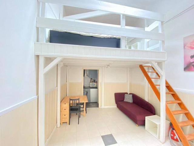 T1 avec cour privée Bordeaux Triangle d'Or
