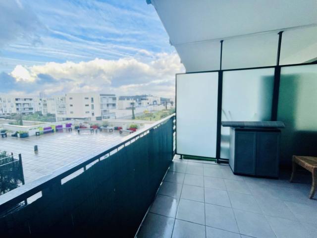 T1 avec terrasse résidence Seniors 13010