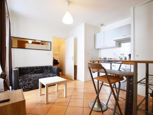 T1 Bis 22.1 m² Meublé Rue Rempart St Etienne