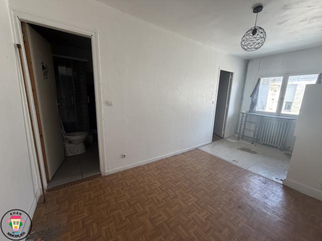 T1 bis 27,56 m2 — 1er étage — A rénover
