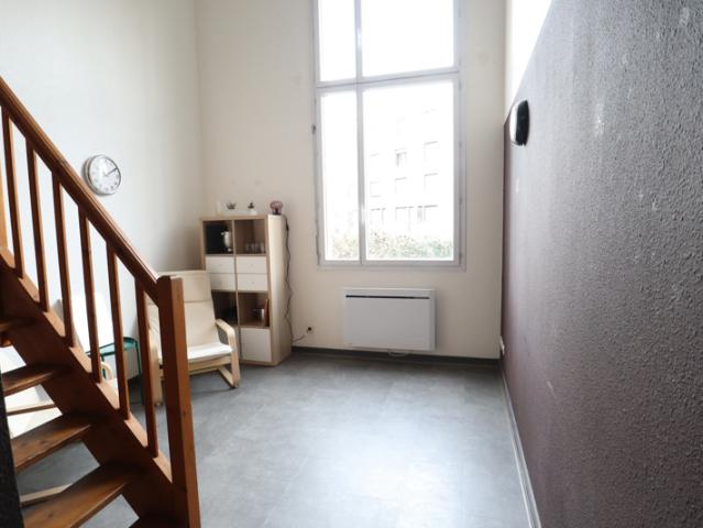 T1 BIS 32 M2 LYON 3 PROCHE FAC STATIONNEMENT
