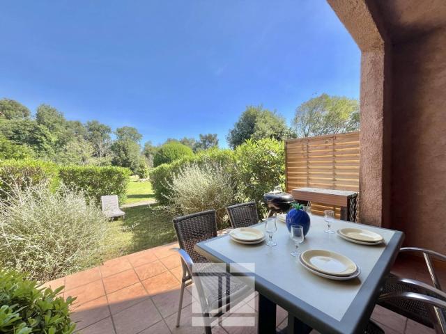 T1 BIS AVEC TERRASSE ET JARDIN ENTRE PINARELLO ET LA TOUR DE F