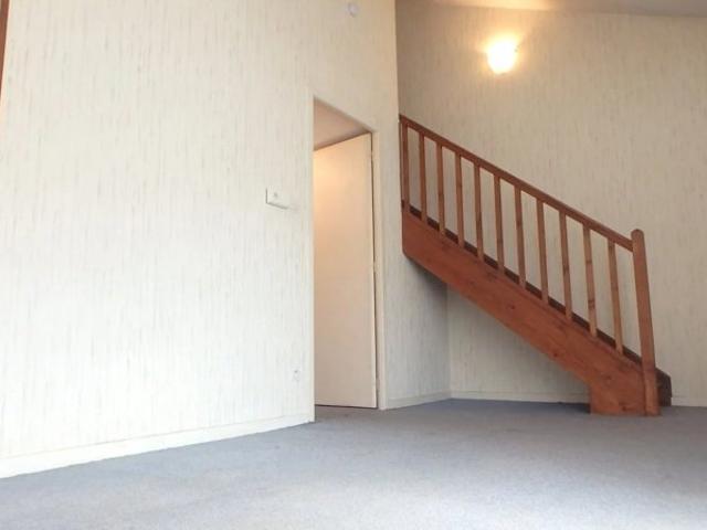 DEUX PIECES EN DUPLEX RANGUEIL DERNIER ETAGE