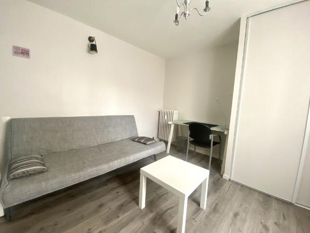 T1 bis meublé avec balcon 410€ TOUTES CHARGES COMPRISES