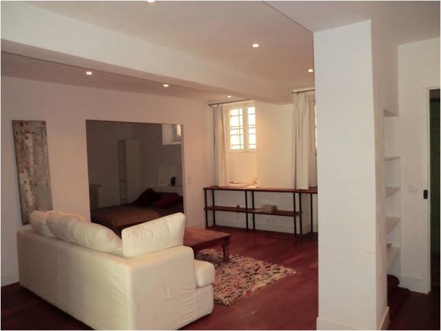 T1 bis meublé à louer aux Carmes à Toulouse – Appartement calme en hypercentre
