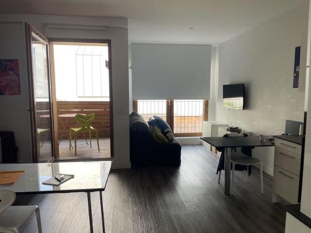 T1 bis meublé de standing avec loggia centre BDX