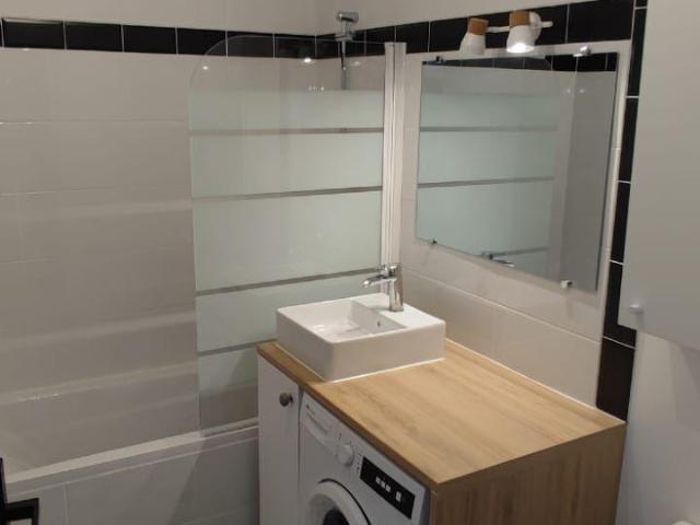 T1 bis meublé de 31 m². Balcon 8 m²