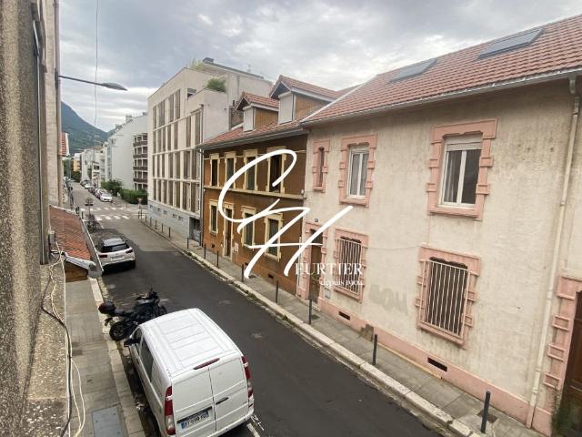 T1 BIS MEUBLE PROCHE EUROPOLE ET IUT DE GRENOBLE