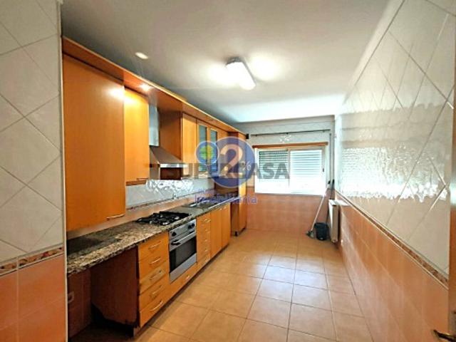 T1 c/ Garagem Box Sismaria