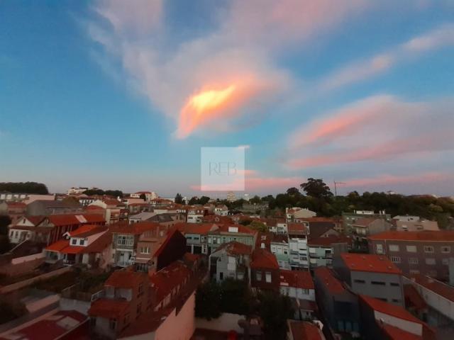 T1 c/ Vista Cidade R. Faria Guimarães Porto