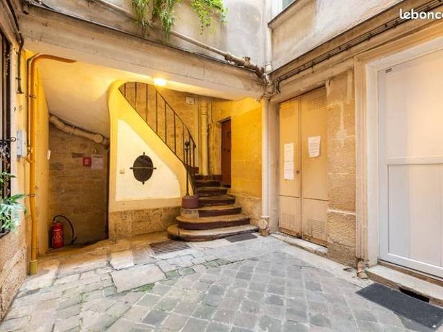 T1 Ch, Cuisine, SDE, métro SORBONNE 22m²