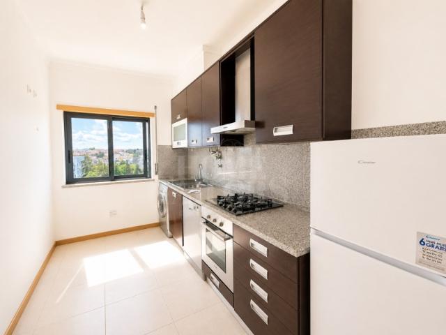T1 com lugar de garagem na Sobreda funcionalidade, conforto e excelente localização