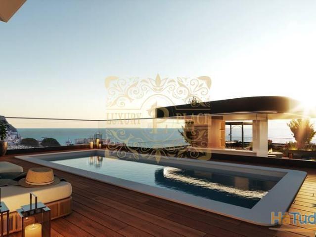 T1 com terraço de 46 metros com jacuzzi, box,150 m da praia | 26083919449