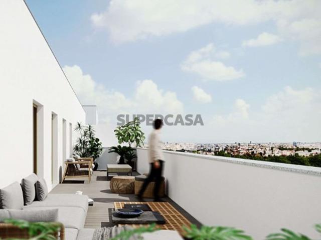 T1 com terraço e estacionamento em Santo Ildefonso, Porto