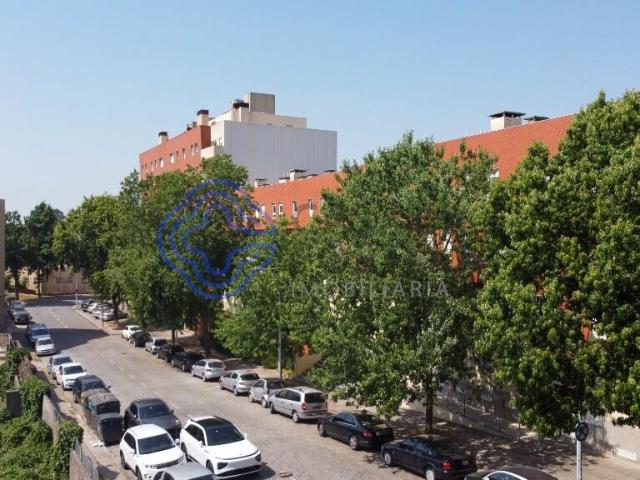 T1 com Terraço e Garagem