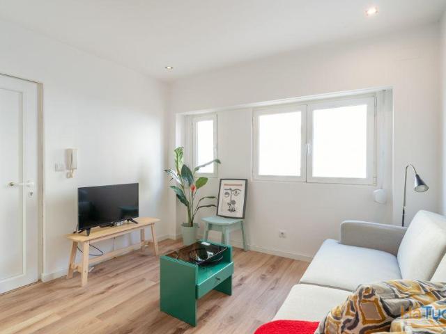 T1 com terraço privativo Campo de Ourique | 26084097288