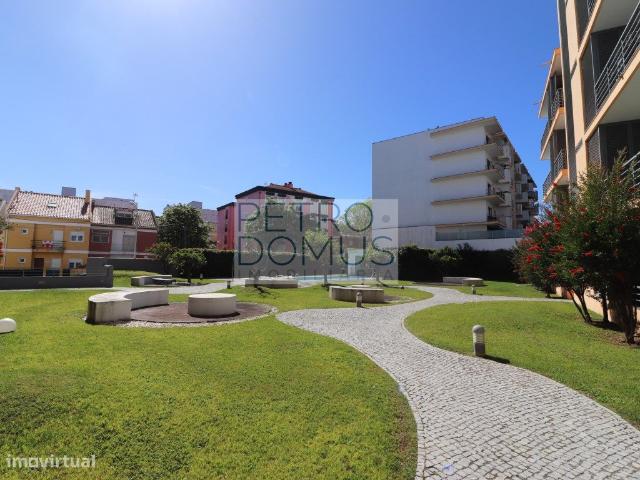T1 COM TERRAO EM CONDOMNIO COM PISCINA E GINSIO | BENFICA