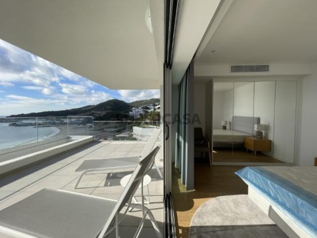 T1 com vista mar, piscina e primeira lina de praia em SEsimbra
