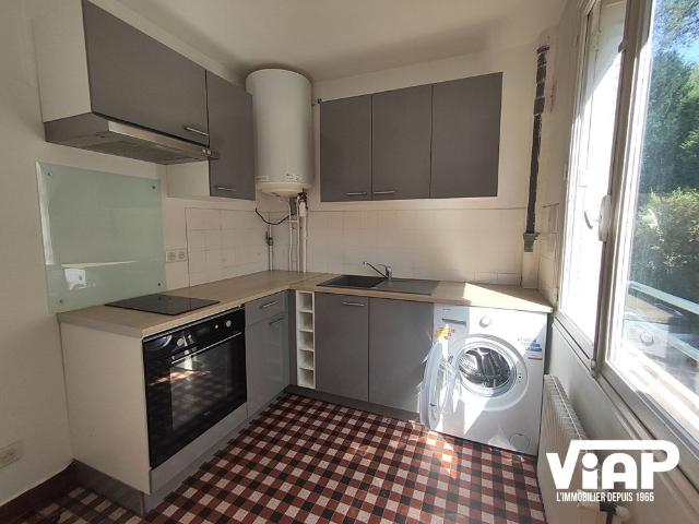 T1 DE 25 m² PROCHE LYCEE RENOIR