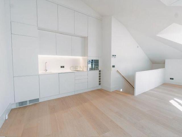T1 Duplex para Arrendamento Largo do Regedor, 1 – Em Frente à Estação do Rossio