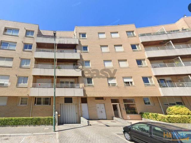 T1 em Vila Nova de Gaia com parqueamento e varanda | 26074075456
