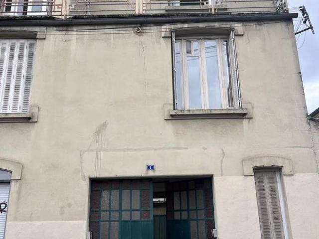 T1 en bon état gare Victor Hugo