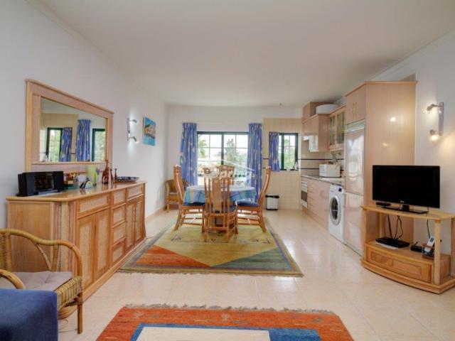 T1 Exclusivo em Alvor com Terraço Privativo de 368 m², Vista Mar e a 700 m da Praia