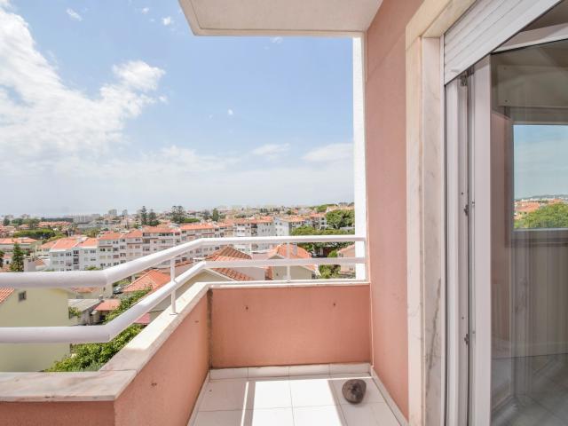 T1 fantástico e funcional com varanda e vista de mar