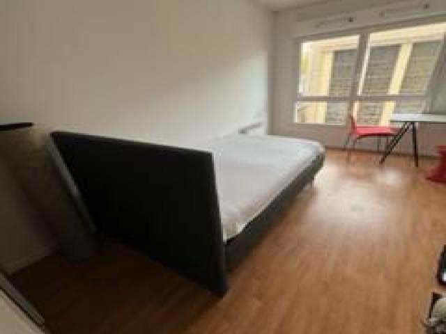 T1 LYON 7 39 rue Jules Brunard Clesev vous propose.