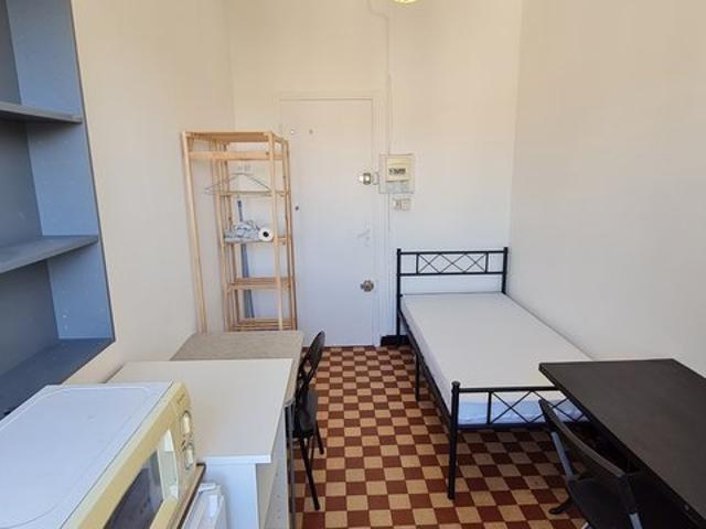 T1 Marseille 13008