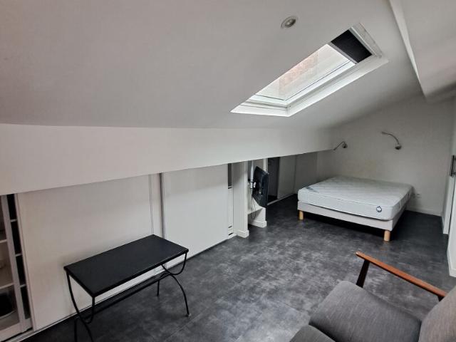 T1_MEUBLE_JEANMACE, Lyon