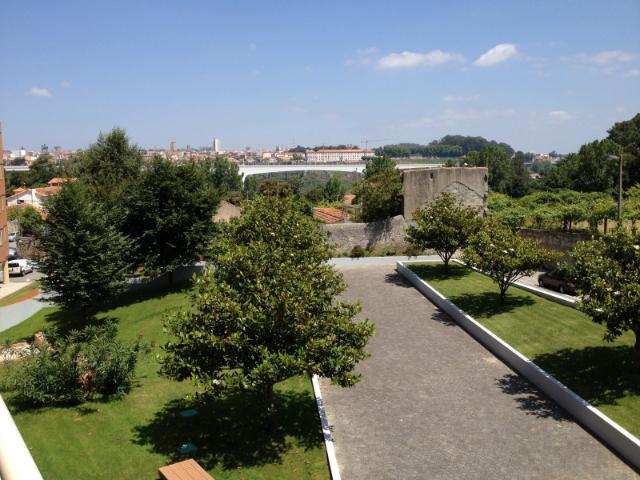 T1 no 4º andar, com varanda Próx. Ponte do Infante