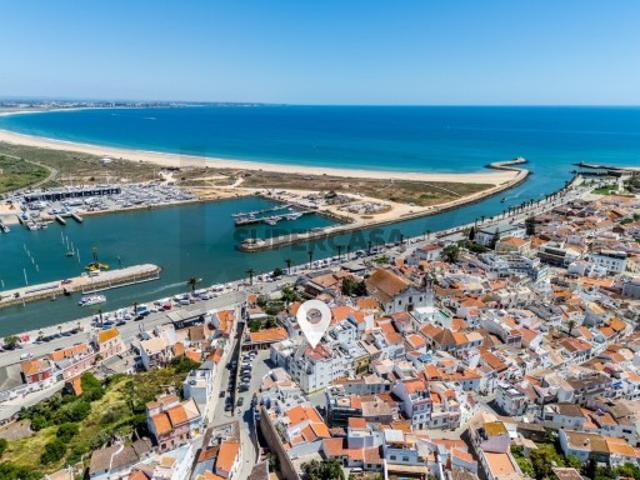 T1 no Centro Histórico de Lagos Remodelado com Vista Mar