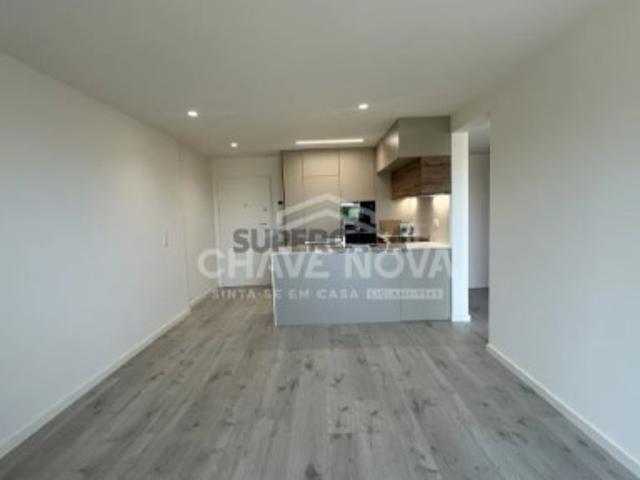 T1 Novo c/ Lugar de Garagem e Arrumos em Canidelo