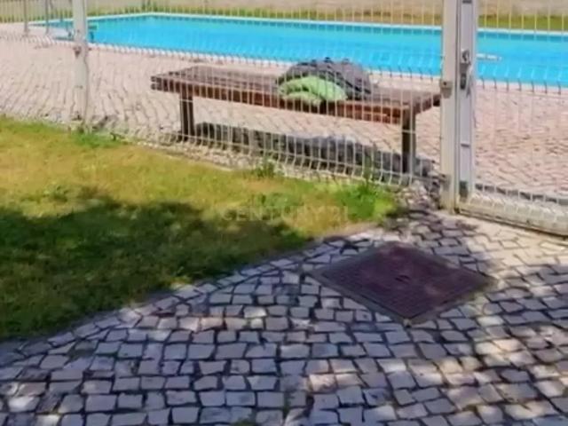 T1 para arrendamento em Condomínio Fechado com Piscina