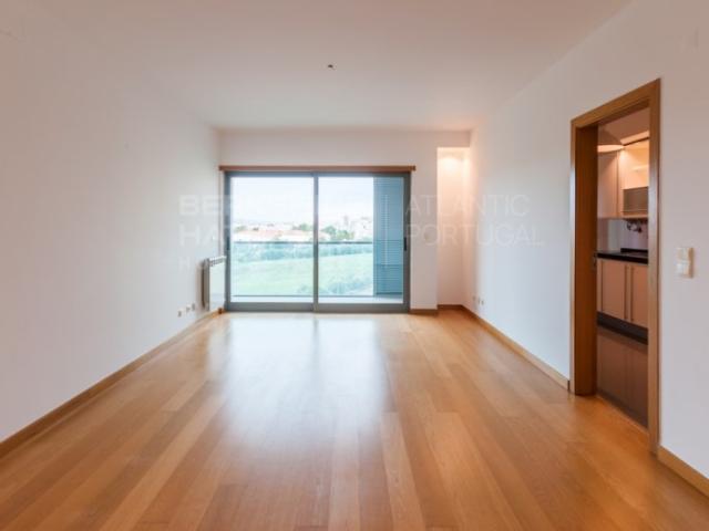 T1 Premium em Telheiras | Varanda | Vista Desafogada | 2 Lugares de Garagem