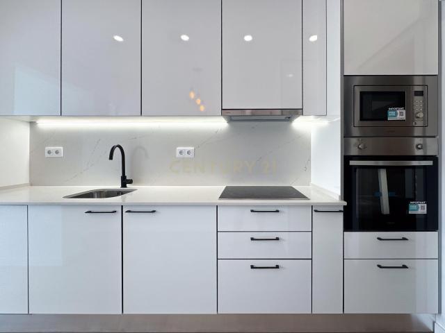 T1 Remodelado a Estrear na Parede | Cozinha Equipada | Excelente Localização
