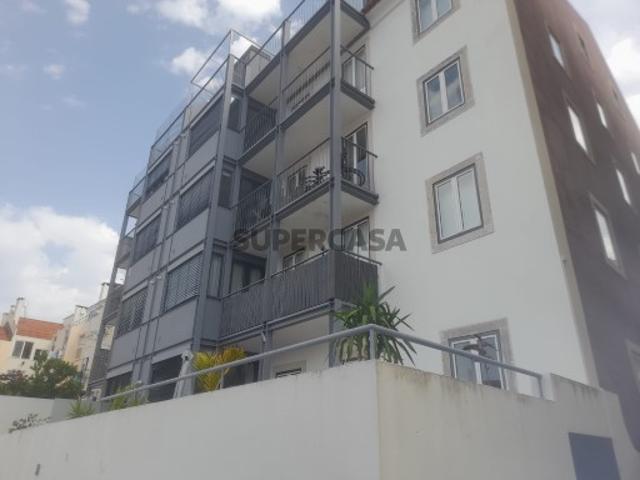 T1 REMODELADO E EQUIPADO COM GARAGEM EM BELÉM
