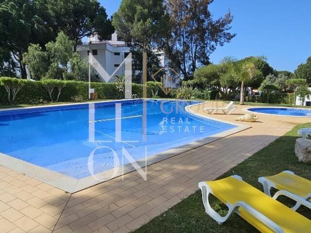T1 Remodelado em Condomínio com Jardim e Piscina em Vilamoura | 5 min da Marina